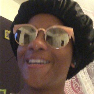 Meet your Posher, Milana